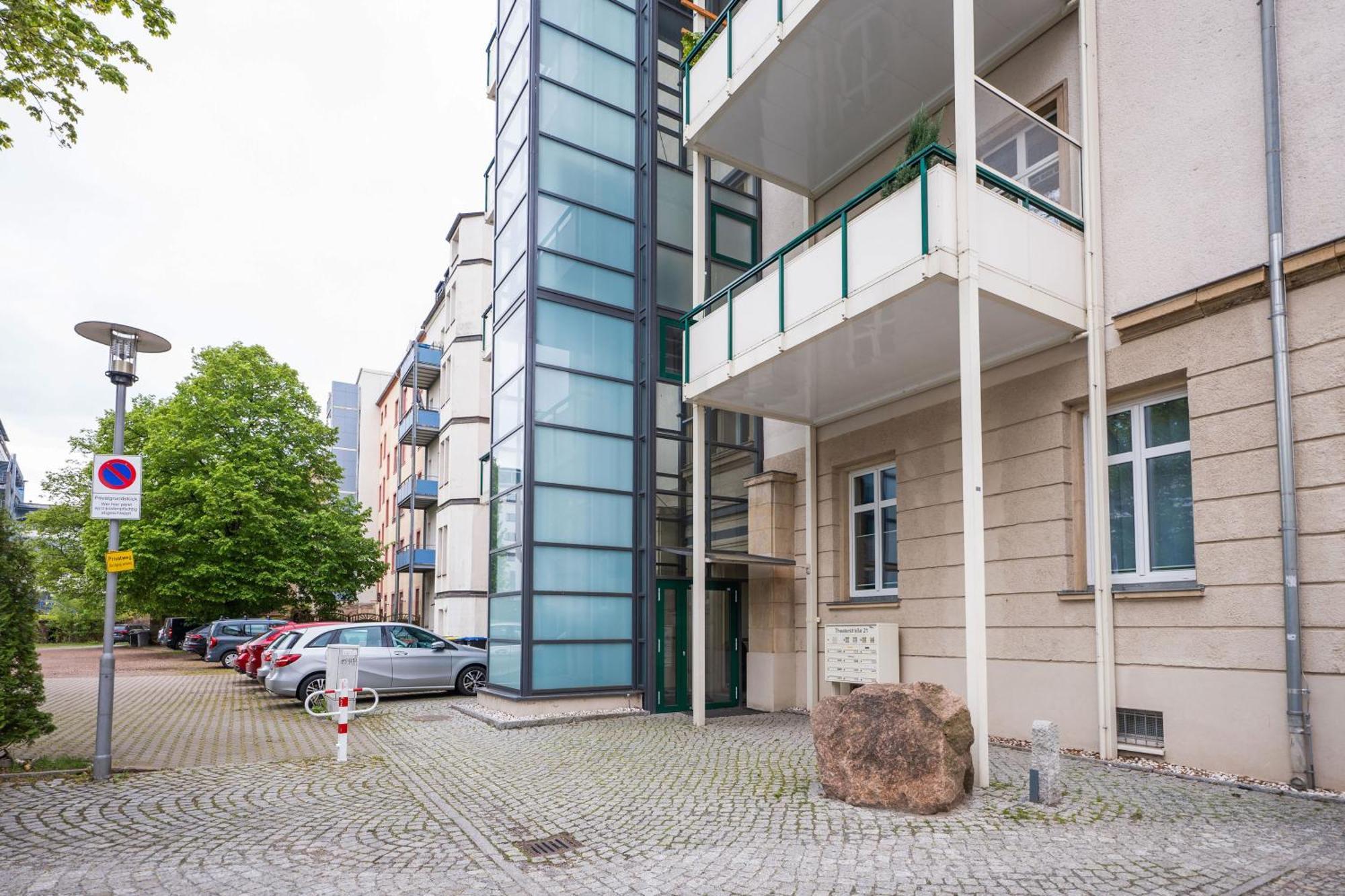 T21 - Apartment Direkt Im Zentrum Mit Parkplatz Chemnitz Bagian luar foto